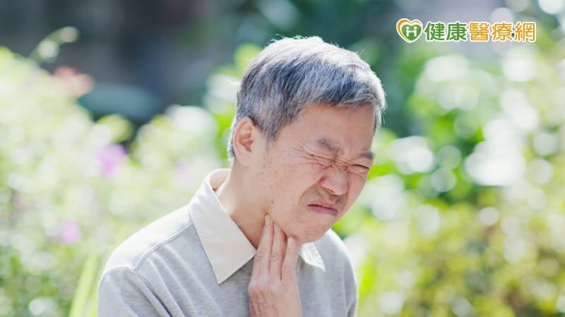 「吞口水都會痛」不到3個月竟是食道癌第三期! 醫揪警訊