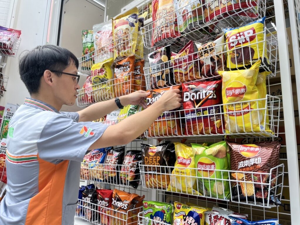 為擴大服務量能,好鄰居送餐隊規格結構再進化!7-ELEVEN首度將「OPEN!行動購物車」深入鄉鎮送餐