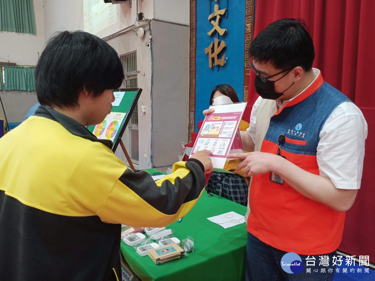 桃竹苗分署特別提醒青少年朋友,求職前務必把握「三要七不」原則,找工作才更有保障。