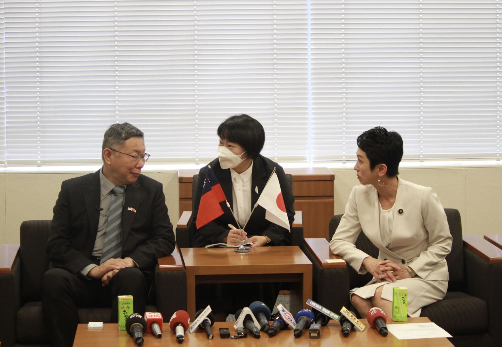 匯流民調藍白平手不合很難贏 柯文哲:不要陷入純粹權力分配 322 匯流民調藍白平手不合很難贏 柯文哲:不要陷入純粹權力分配 321