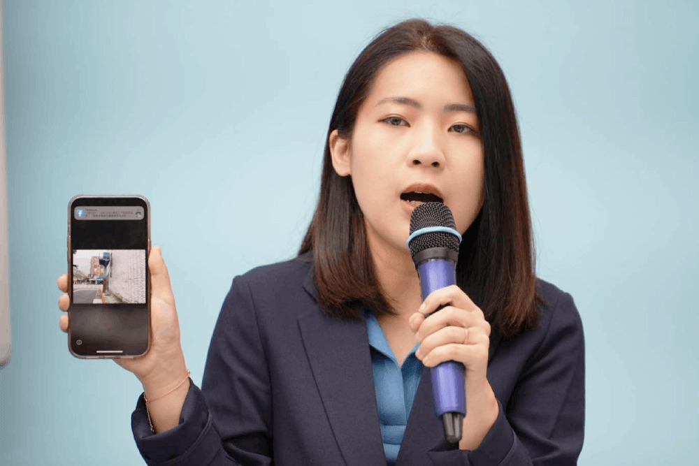 變電箱、電桿佔人行道!游毓蘭批上演行走障礙賽 應地下化 300 變電箱、電桿佔人行道!游毓蘭批上演行走障礙賽 應地下化 299