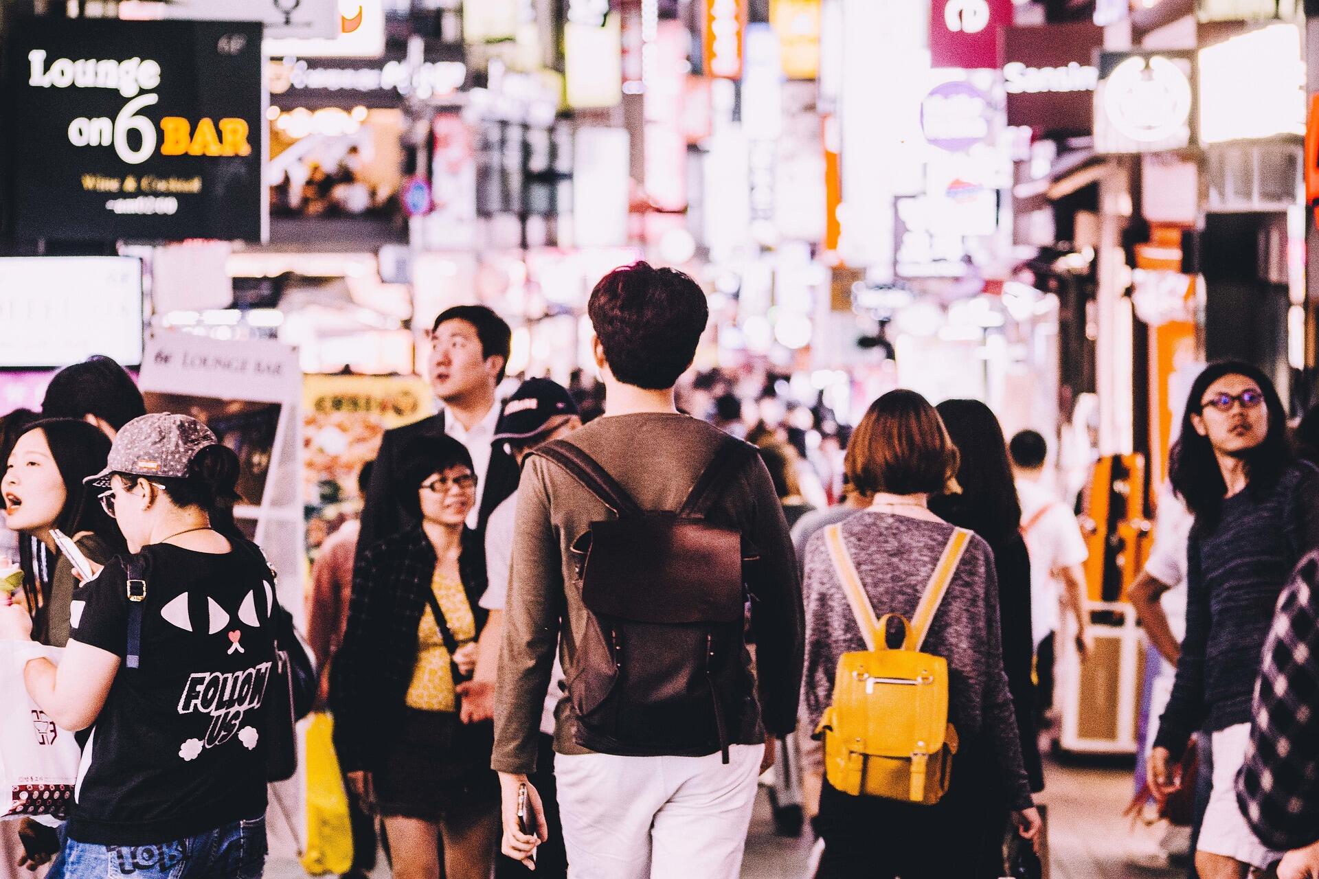 【臺灣調查網】全球民調/韓國 北韓侵擾行動停歇後 南韓國安、經濟感知分數又回升 296 people-2603112_1920 (1)