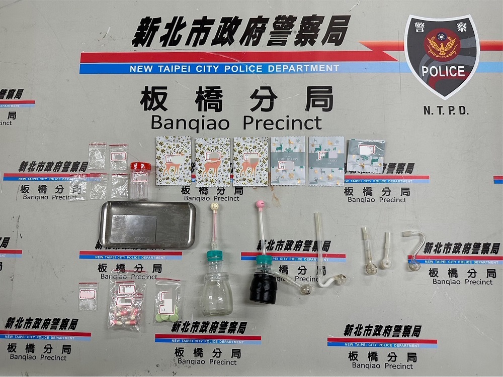 塑膠袋裝毒品逛夜市 18歲男見警調頭迴避露陷被逮 304 塑膠袋裝毒品逛夜市 18歲男見警調頭迴避露陷被逮 303