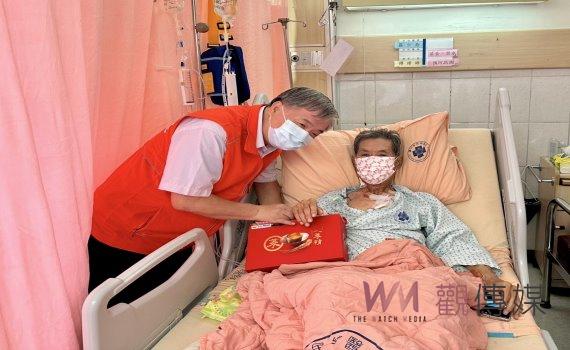 傳達輔導會的關懷及問候　彰化縣榮民服務處探慰住院榮民