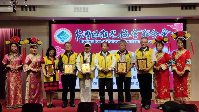 圖;林務局長總會長與五位副總會長合影