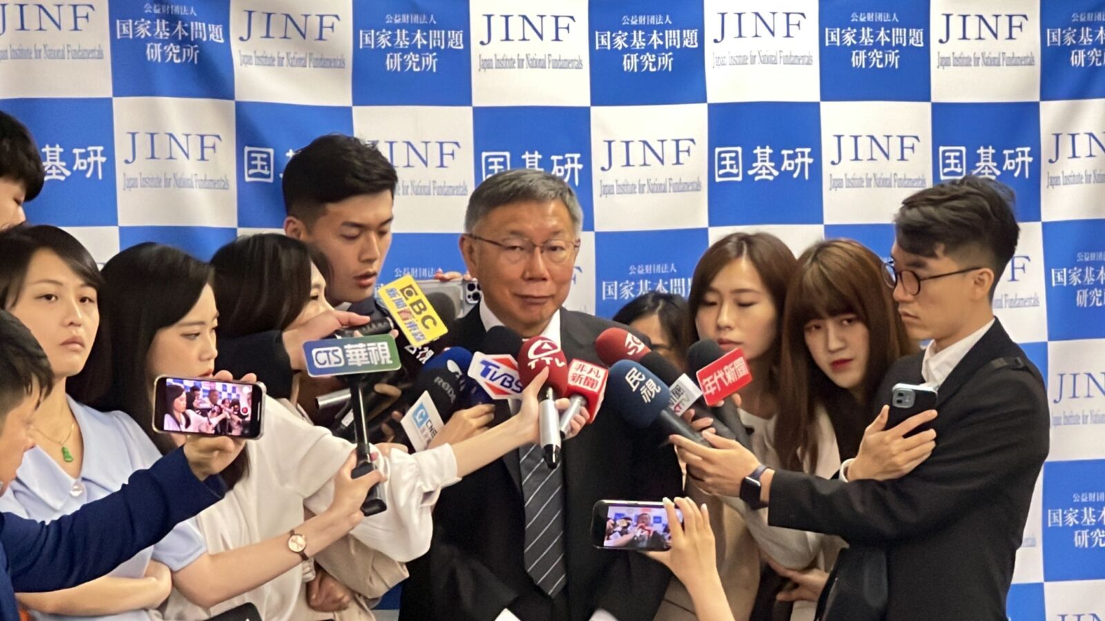 稱麻生太郎「安倍派」綠委開酸 柯文哲認錯：沒辦法百分之百講對 289