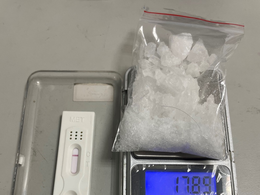 違停下車購物 警手電筒一照赫見一大包安毒兩男秒被抓 312 違停下車購物 警手電筒一照赫見一大包安毒兩男秒被抓 311
