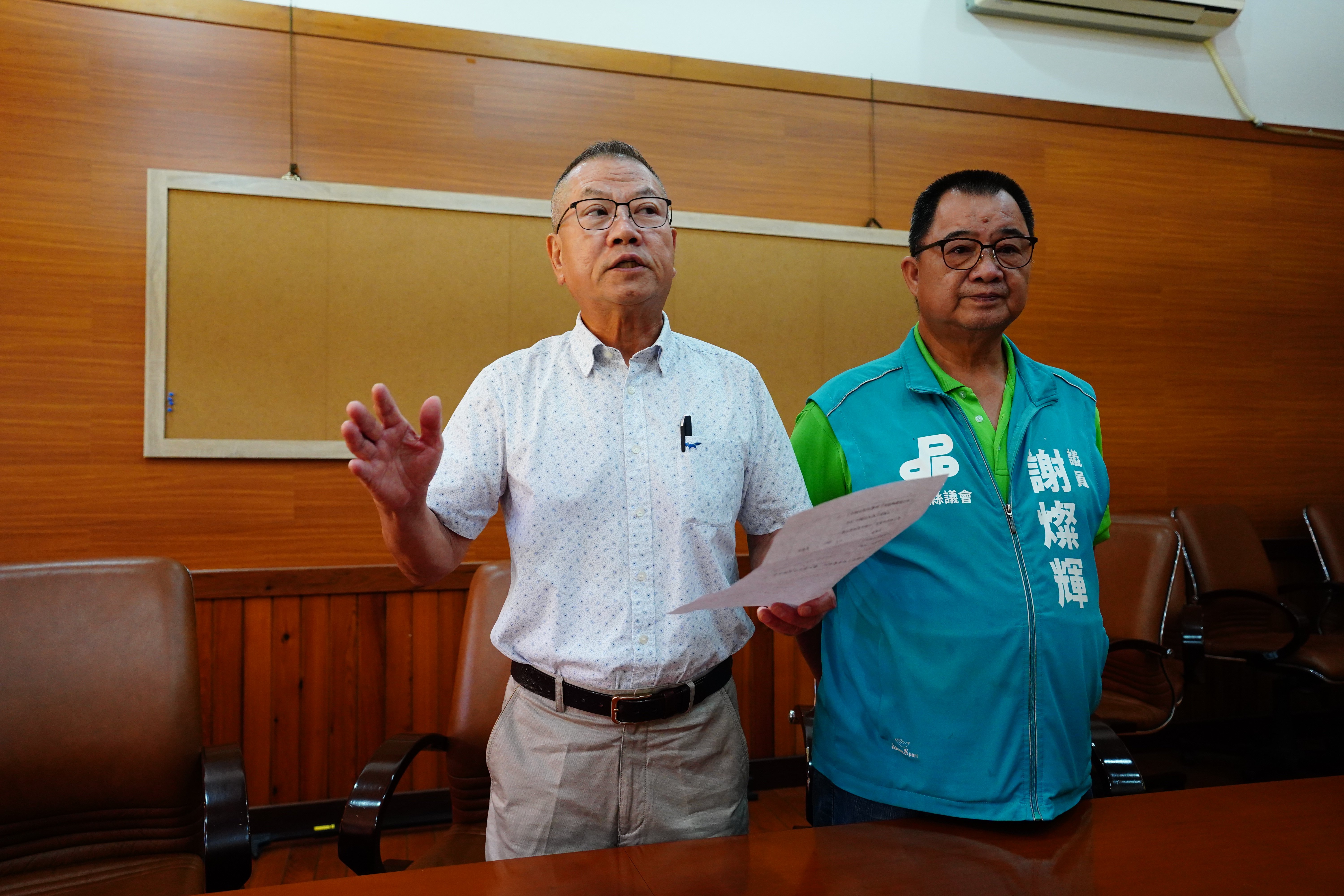 民進黨宜蘭縣區域立委人選難產,黨團今提出一份立委人選建議名單,呼籲黨中央能盡早徵召,但被認為是為陳俊宇量身打造。林泊志攝