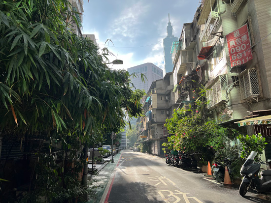 人林帖。城市鄉居