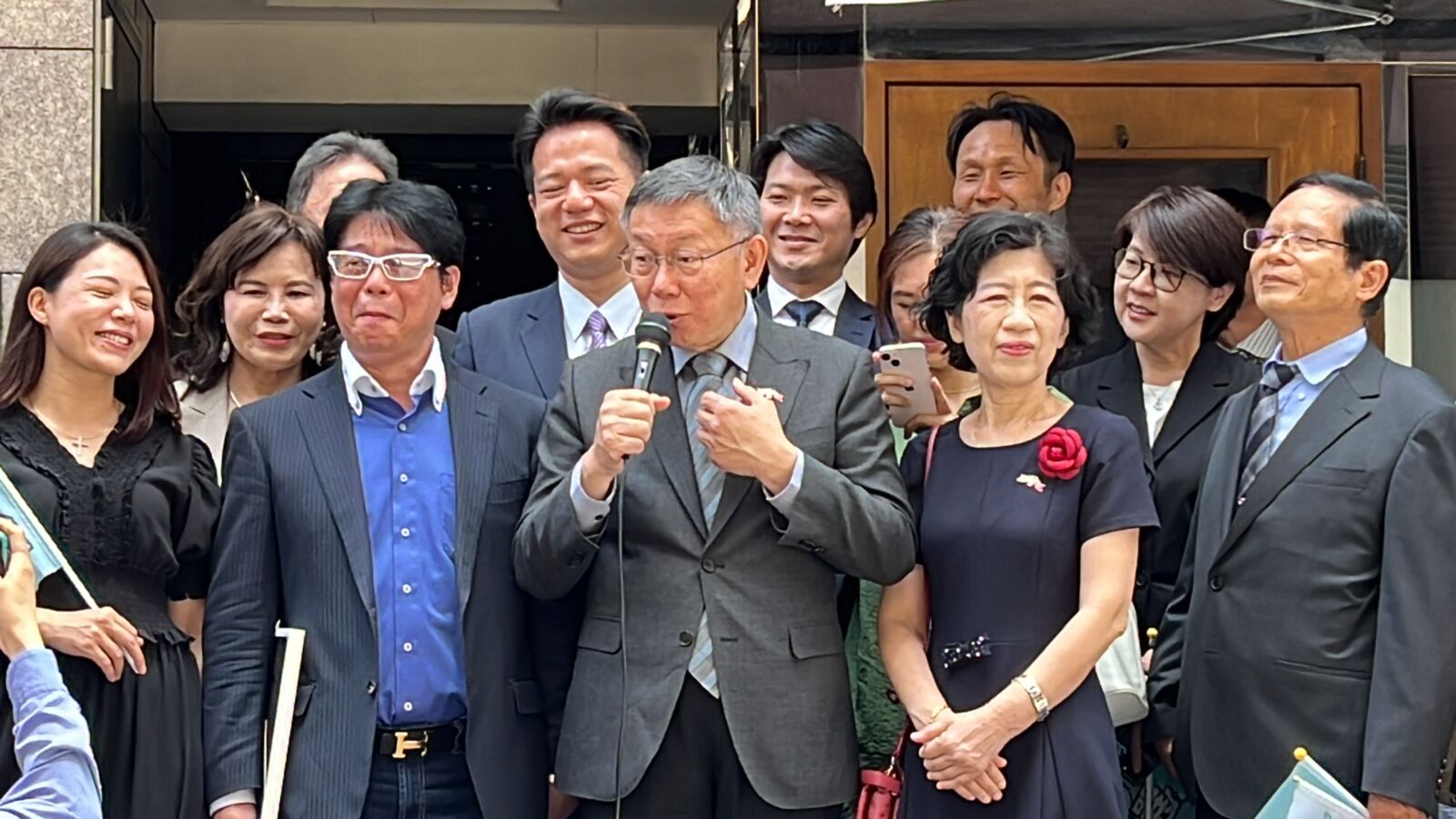 明會羅森伯格 柯文哲:人在高雄只好請她移樽就教 296 明會羅森伯格 柯文哲:人在高雄只好請她移樽就教 295