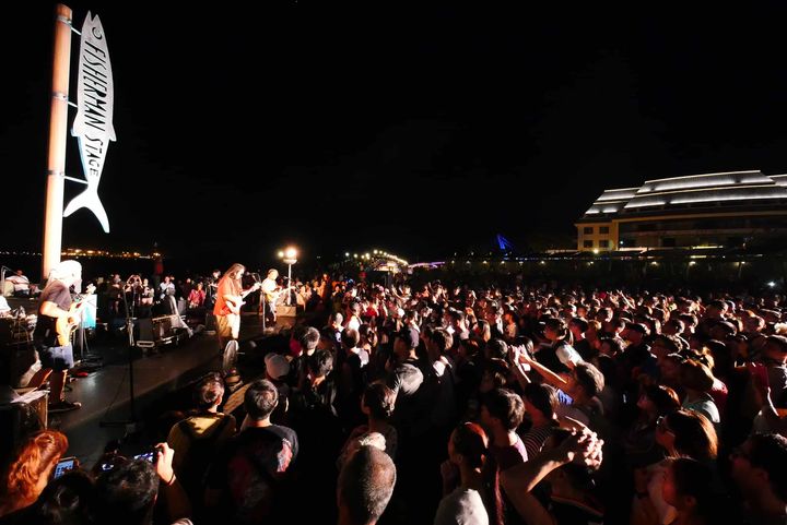 盛夏聽團仔首選!貢寮海祭8月福隆打頭陣 新北週週有音樂活動