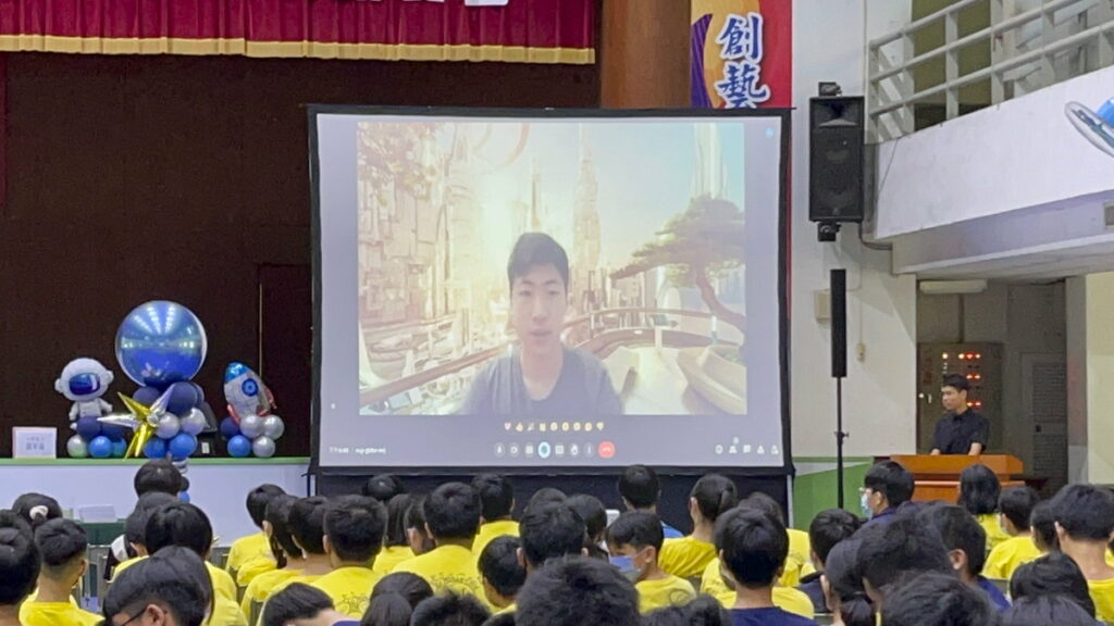 畢業校友黃亮昕返校分享