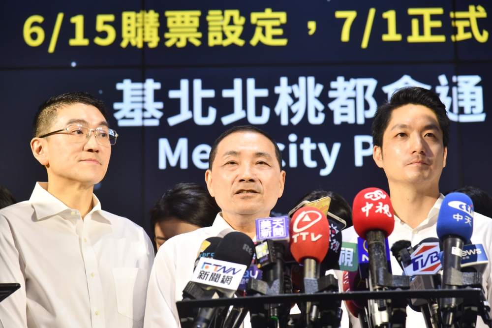 見家長說明餵毒案 侯友宜坦言:輕忽孩子和家長的基本需求 314 見家長說明餵毒案 侯友宜坦言:輕忽孩子和家長的基本需求 313