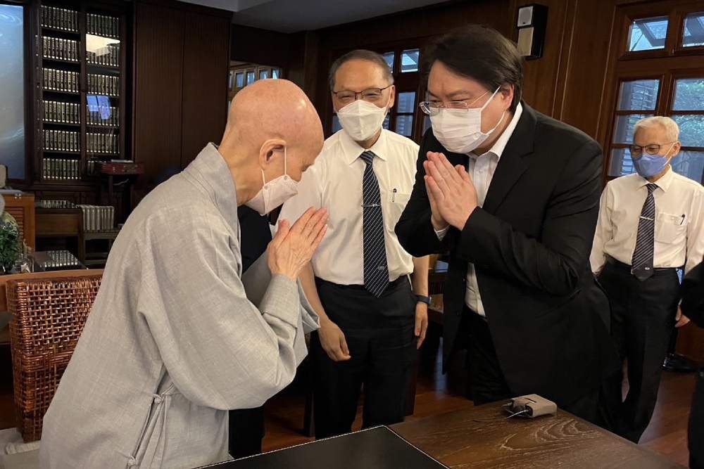 拜會慈濟證嚴 林右昌：結合民間力量將社會照護網極大化 307