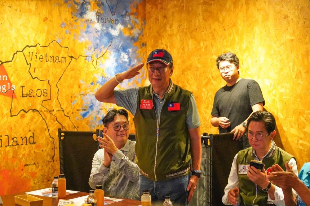 赴桃園訪「異域故事館」 郭台銘:一輩子為中華民國努力 304 赴桃園訪「異域故事館」 郭台銘:一輩子為中華民國努力 303
