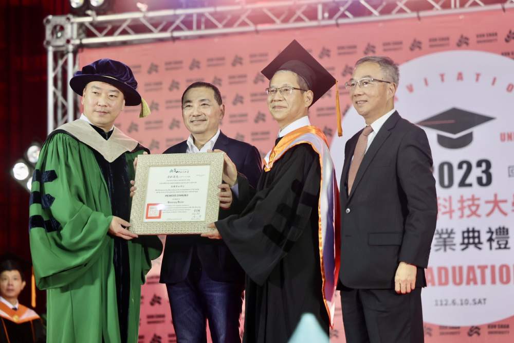 【內幕】三顧茅廬奏效！侯友宜、王金平搭高鐵並肩而坐聊很多 301