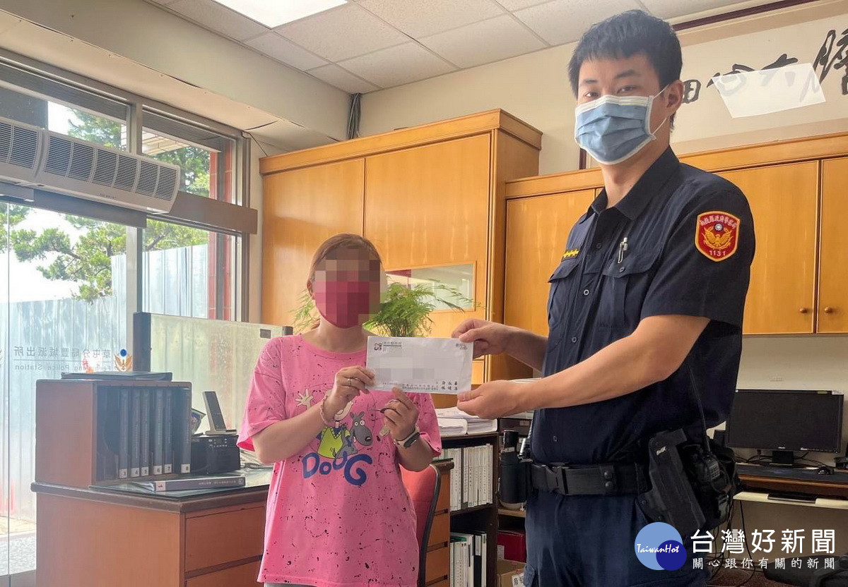 豐城所員警賴建宇熱心助民。（草屯分局提供）
