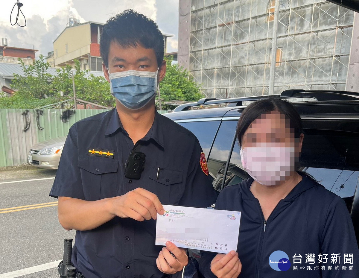 豐城所員警賴建宇熱心助民。(草屯分局提供)
