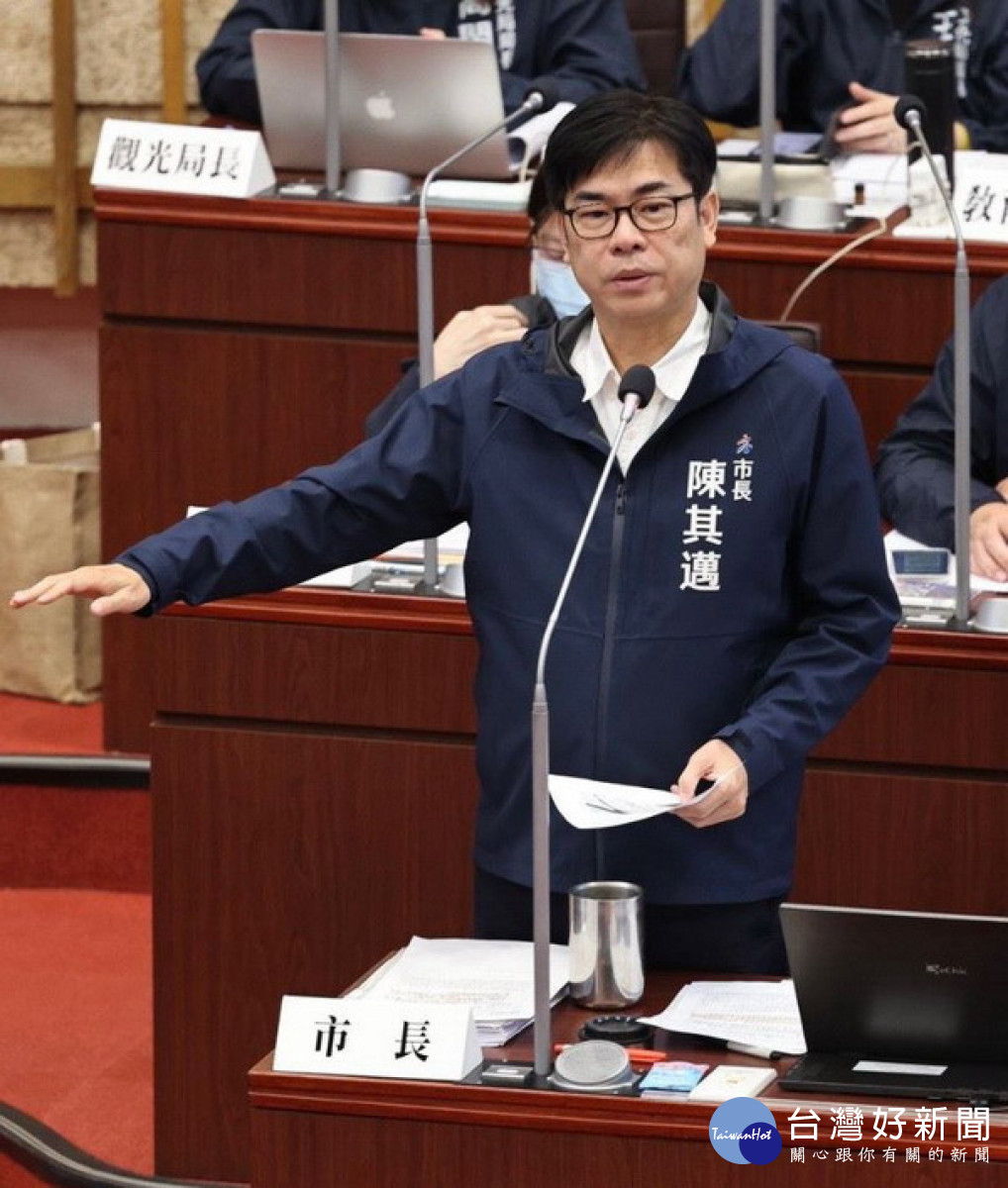 ▲高雄豪大雨特報，陳其邁提醒民眾做好豪雨應變措施。（圖／記者 許高祥 翻攝）