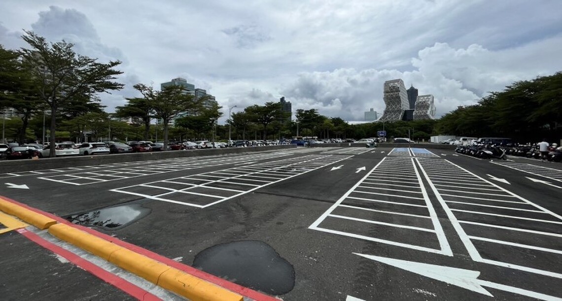 駁二特區公園停車場692格機車停車位  6/12開放