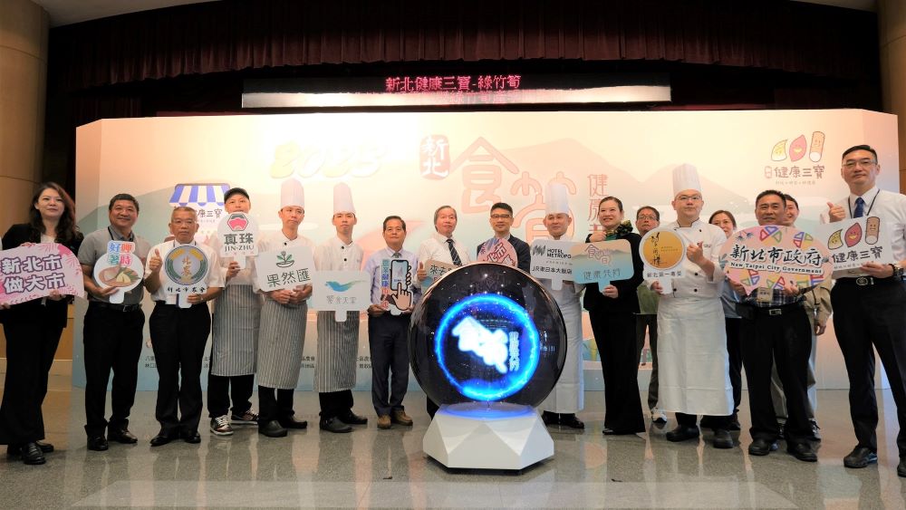 《圖說》新北市與全台24家餐廳推出當季好料-綠竹筍料理,邀請民眾一同品嚐當季美味。〈農業局提供〉