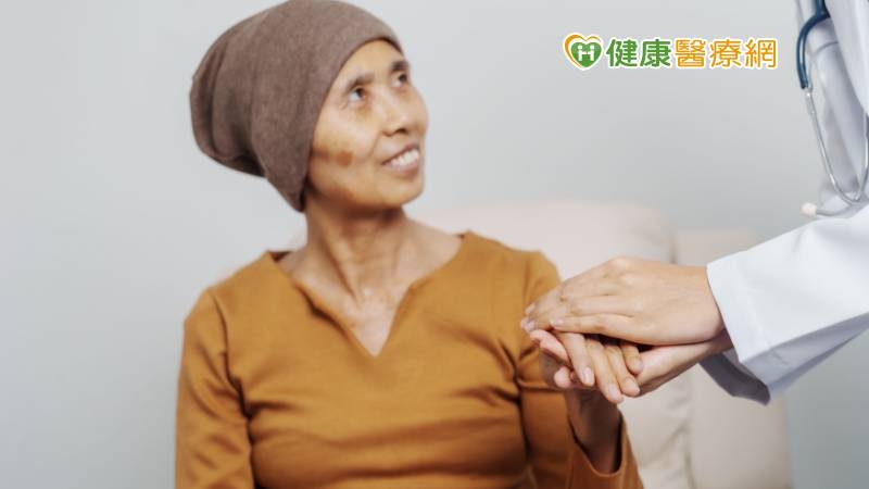 不抽菸家庭主婦罹肺癌! 「這原因」讓她揪出早期癌