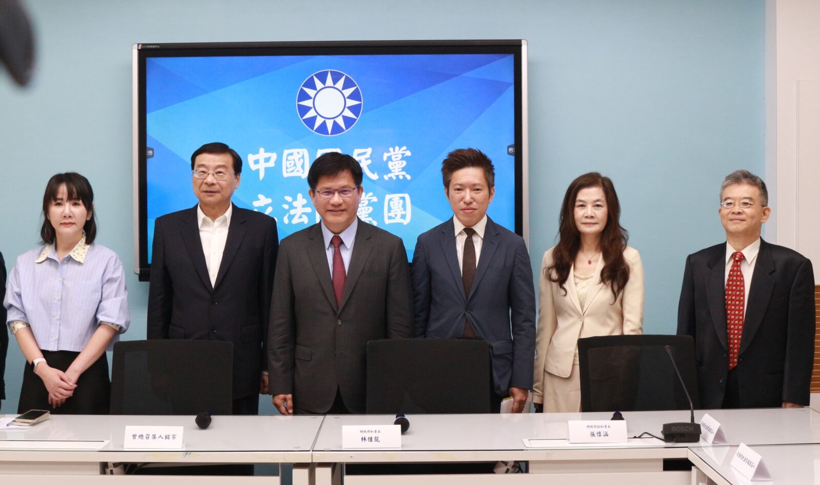 林佳龍偕大法官被提名人拜會國民黨團 曾銘宗籲「別為執政黨服務」 276 林佳龍偕大法官被提名人拜會國民黨團 曾銘宗籲「別為執政黨服務」 275