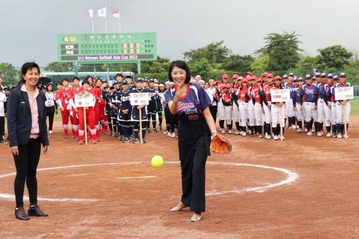 首屆U15亞洲盃女子壘球錦標賽埔里開幕 許淑華擔任開球嘉賓