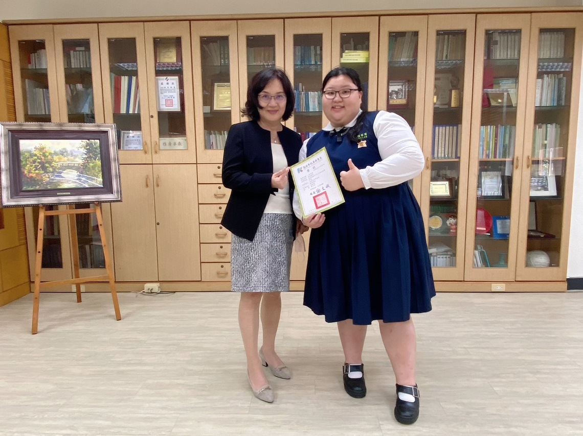 漾新聞|捨雄女就讀三信廣設科 張簡雪妙上榜高大設計系學業專業雙贏