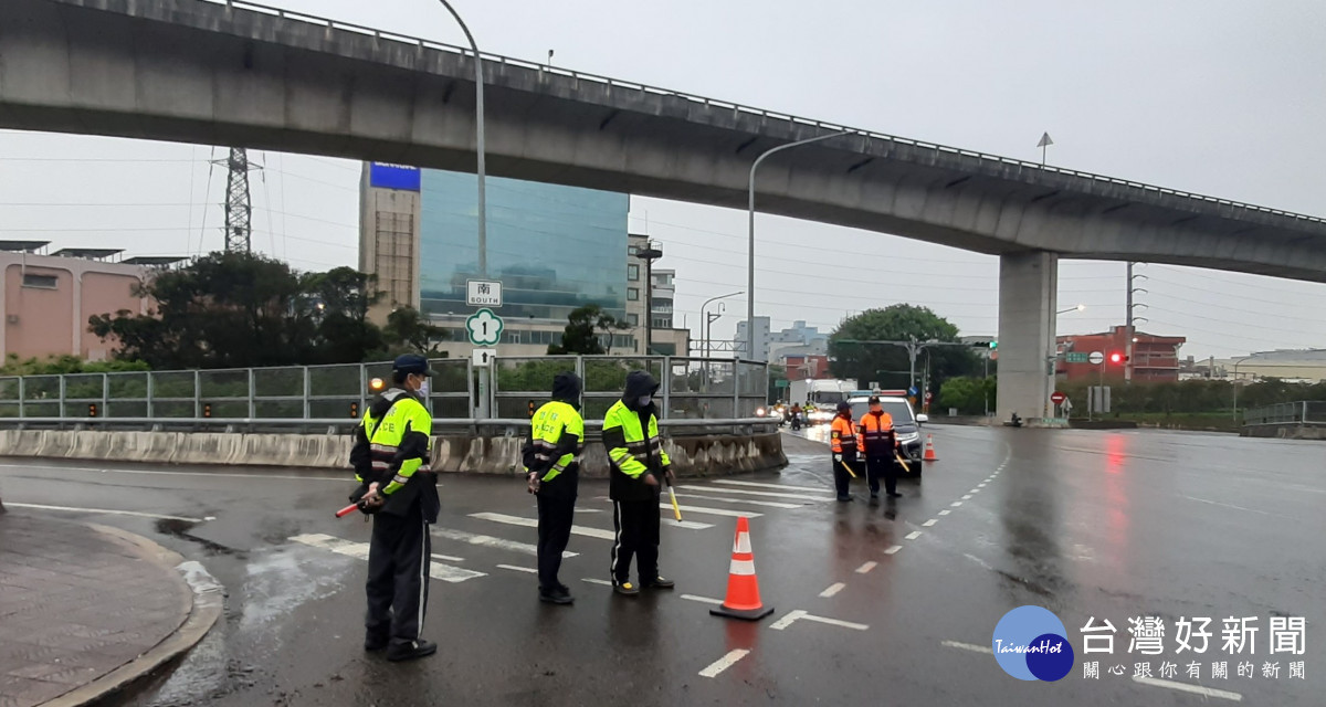 因應端午節連續假期，楊梅警分局針對轄內楊梅、幼獅、校前路交流道及重要道路與觀光景點周邊道路規劃交通疏導措施。<br /><br /> <br /><br /> 