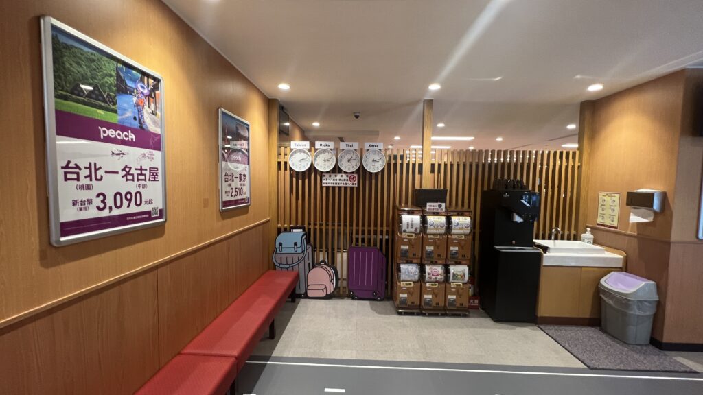 登機室風格,滿滿的樂桃風(圖:威傳媒記者林志毅攝)