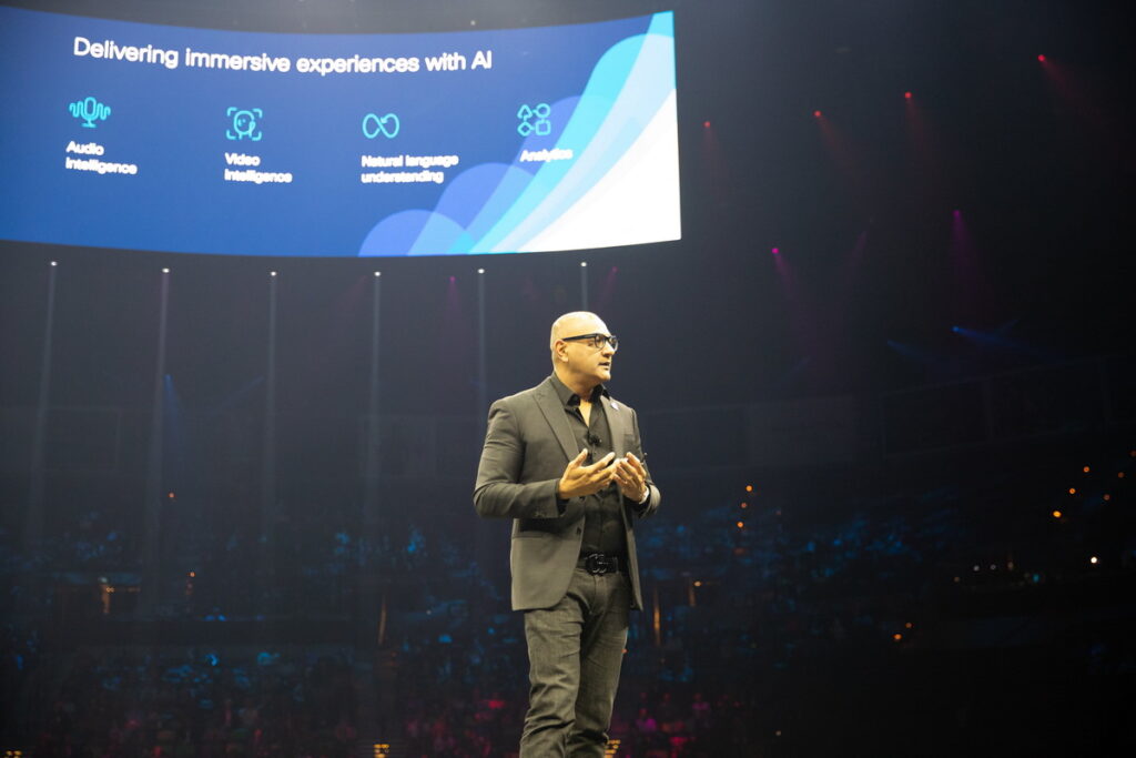 思科執行副總裁暨網路安全及協作業務總經理Jeetu Patel於Cisco Live US 2023大會分享