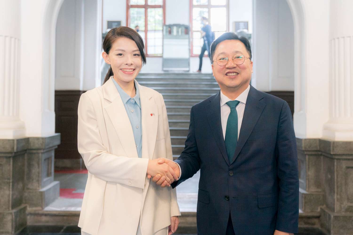 高虹安與韓國大田廣域市簽署MOU 共創科技合作新局 294 高虹安與韓國大田廣域市簽署MOU 共創科技合作新局 293
