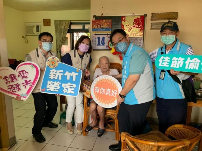 端節前夕溫馨送愛 新竹榮服處與新竹榮家訪慰榮民長