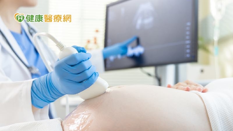 生育計畫應盡早!40歲後人工受孕困難 試管嬰兒費用恐破百萬