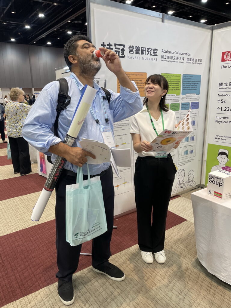 桂冠營養研究室健力湯於展覽現場吸引許多專業人士喜愛
