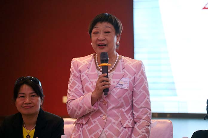 2024-26 RI理事當選人林鸞鳳RIDE Naomi也表示,褓母PP Phillippa不但精神上支持,還把自己的弟弟和妹夫都叫進來扶輪社。攝影/比爾先生
