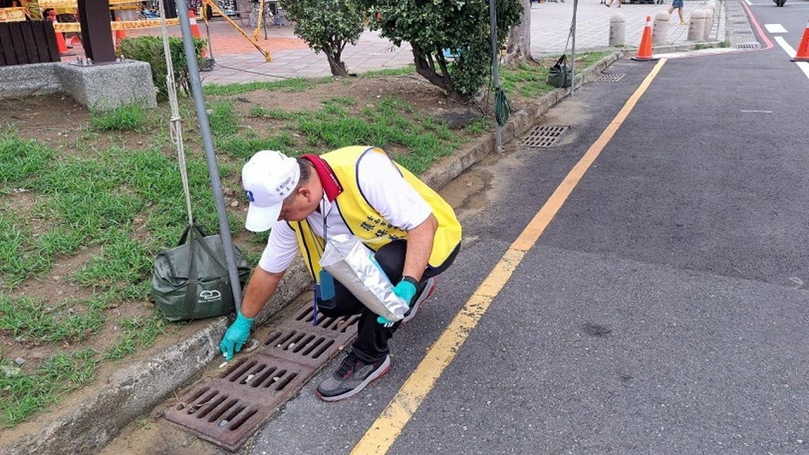台南登革熱本土達11例推篩檢送電蚊拍防疫