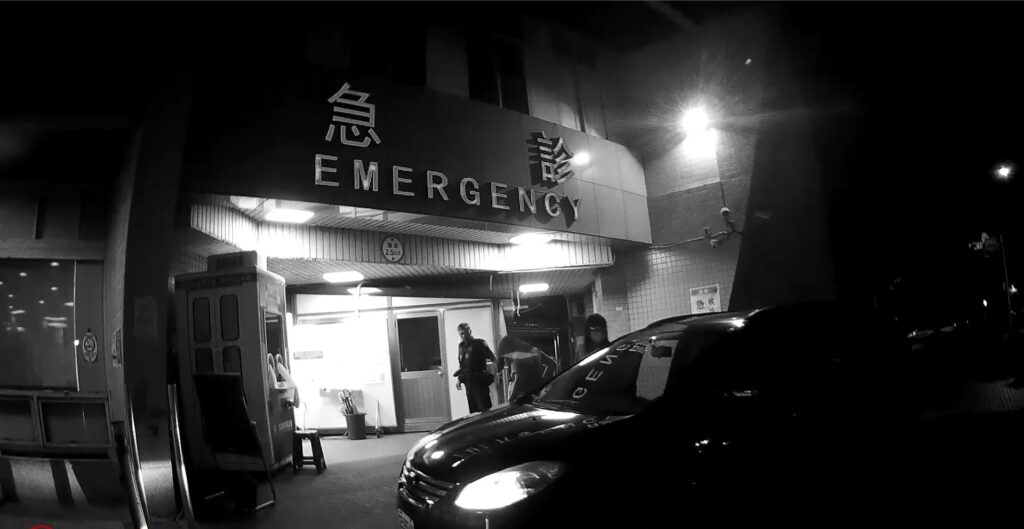 陳姓民眾妻子因羊水破水了即將生產,請求員警協助開道護送前往就醫
