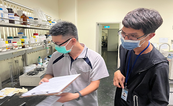 端節將至阻絕食安風險從源頭控管 宜縣環保局稽查食品工廠與化工原料行