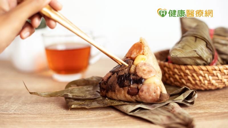 粽子吃多腹脹難消化 中醫師傳授「穴位按摩和茶飲解膩」