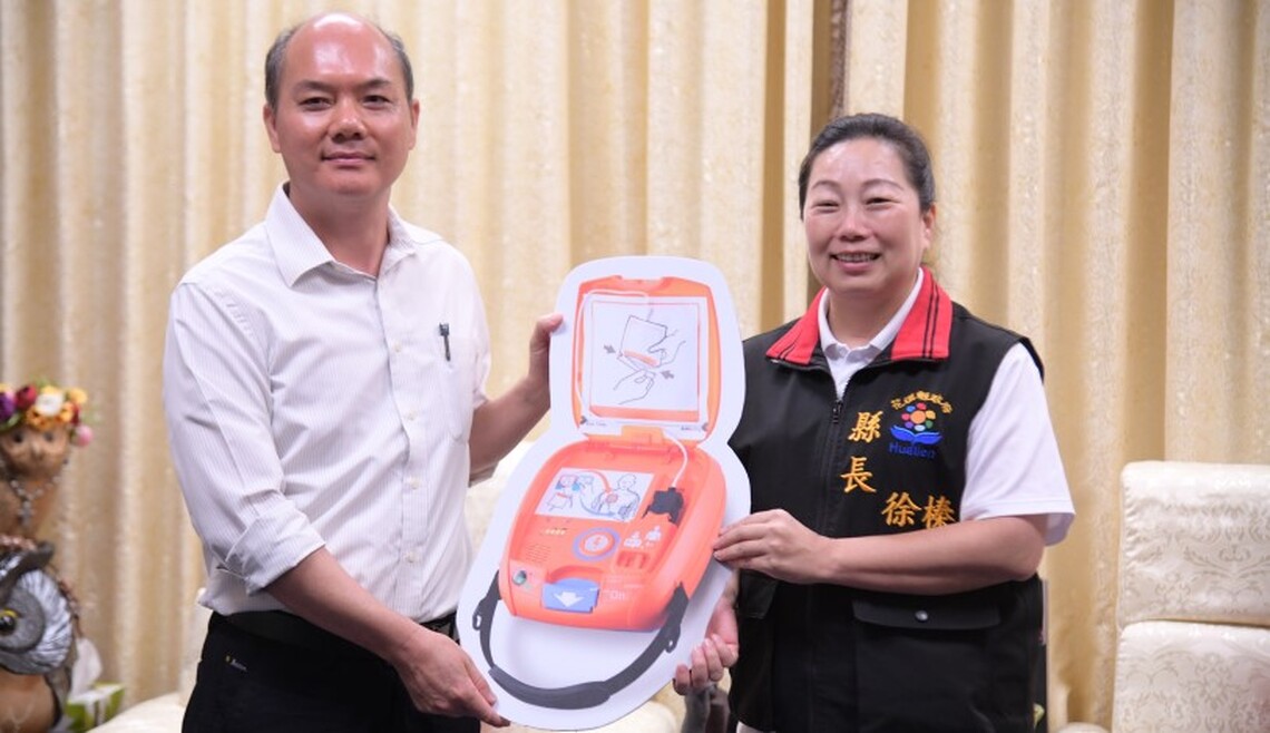 救護能量再提升 唐邑建設股份有限公司捐贈消防局自動體外心臟電擊去顫器及大體老師模擬術式訓練費