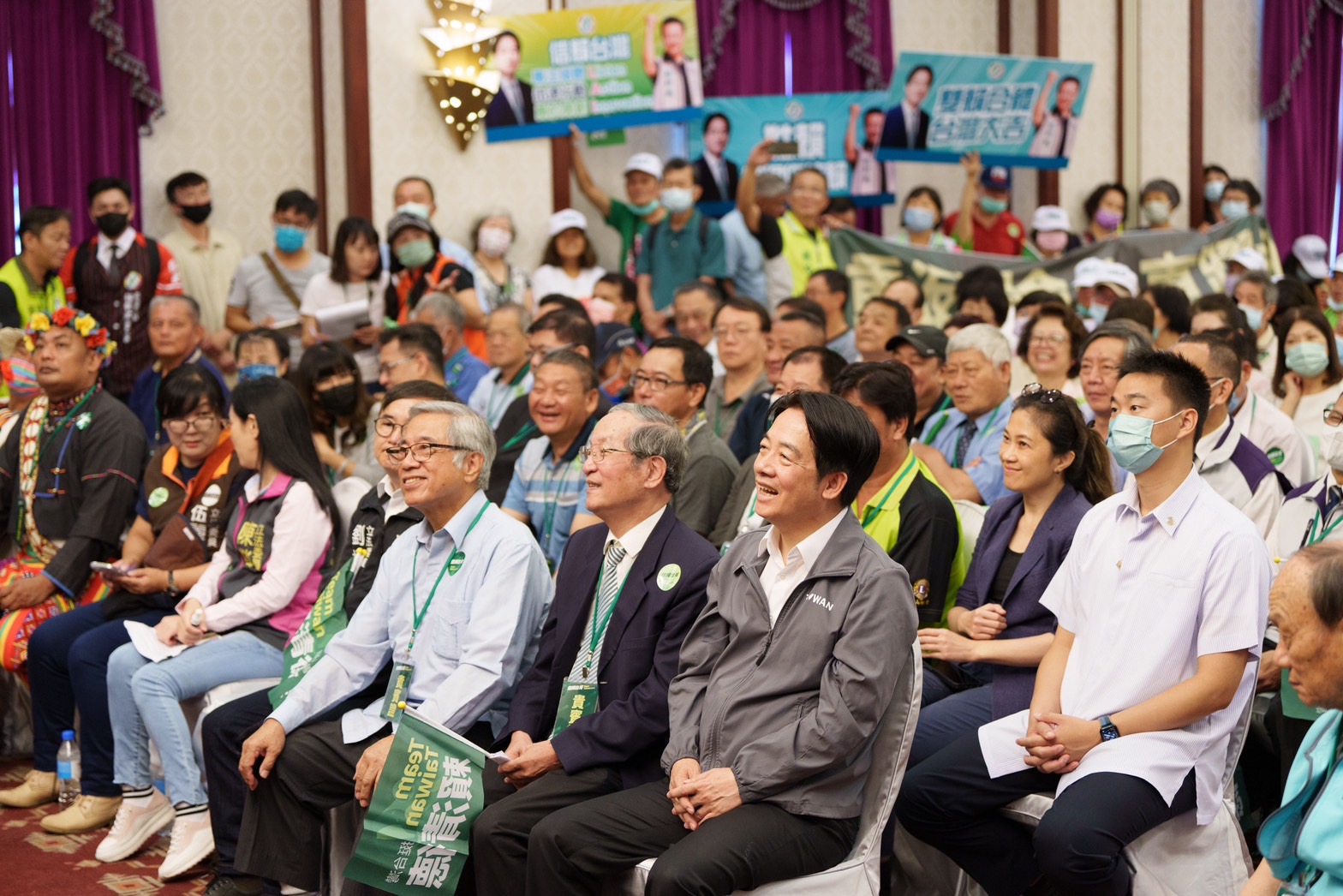【藍蝴蝶專欄】「務實台獨工作者」愈死命吹 民眾就與「在野力量」貼的愈近 302 【藍蝴蝶專欄】「務實台獨工作者」愈死命吹 民眾就與「在野力量」貼的愈近 301