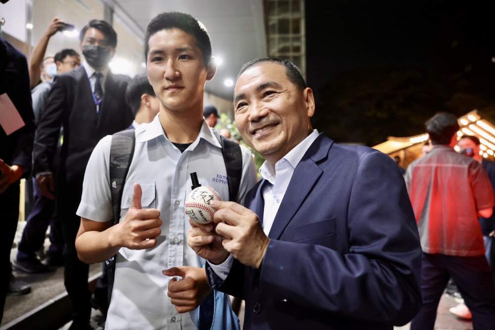 【總統選舉2-1】侯友宜團隊內鬥亂 黨內坦言整合韓國瑜「不容易」 272 【總統選舉2-1】侯友宜團隊內鬥亂 黨內坦言整合韓國瑜「不容易」 271