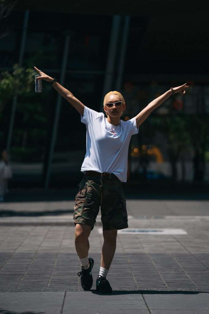 Red Bull Dancer Kyoka日前在疫情後首度訪台,並現身信義區街頭獨舞拍攝,展現她獨有的日式潮流風格。