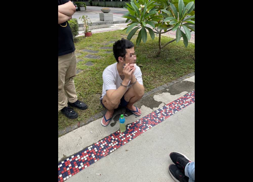 購買大批模擬槍露餡 27歲男涉貨櫃屋改槍被逮 292 購買大批模擬槍露餡 27歲男涉貨櫃屋改槍被逮 291