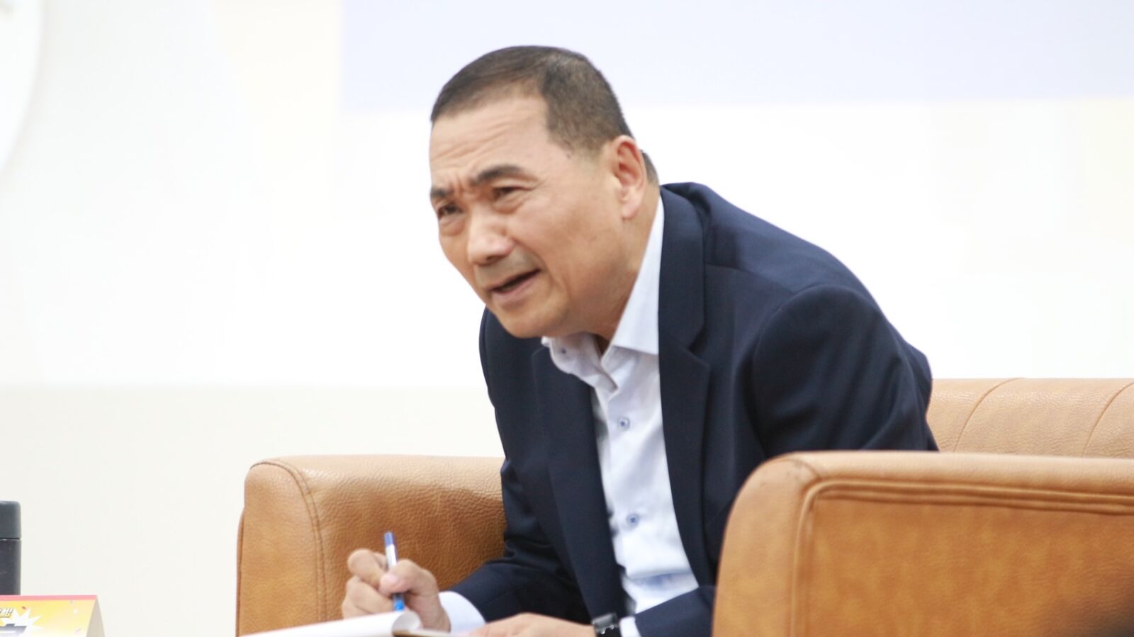 【郭台銘再戰總統2-2】 離「換柱」15%已不遠 郭台銘勤走基層侯友宜卻放不下新北市 282 【郭台銘再戰總統2-2】 離「換柱」15%已不遠 郭台銘勤走基層侯友宜卻放不下新北市 281