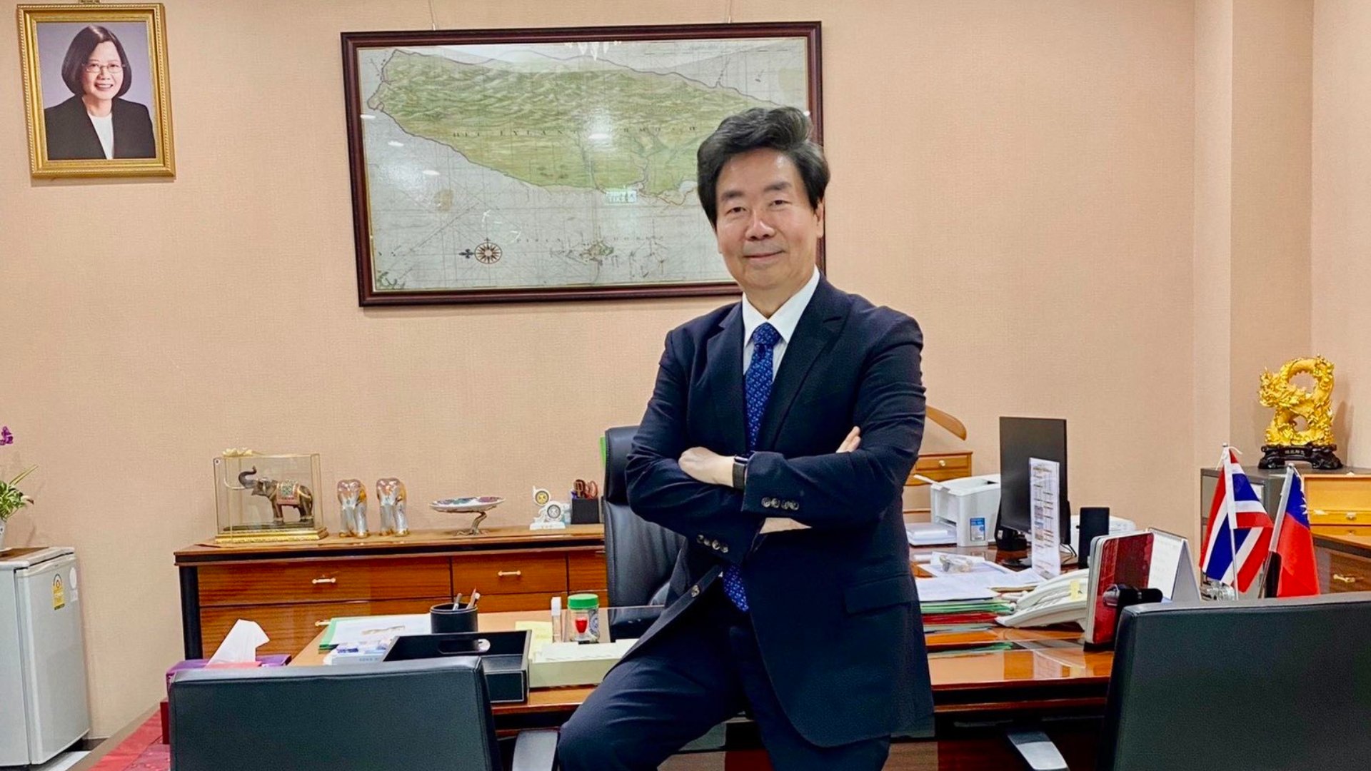 駐泰代表莊碩漢去年7月31日才抵泰國履新,不到一年閃電請辭引關注。翻攝莊碩漢臉書