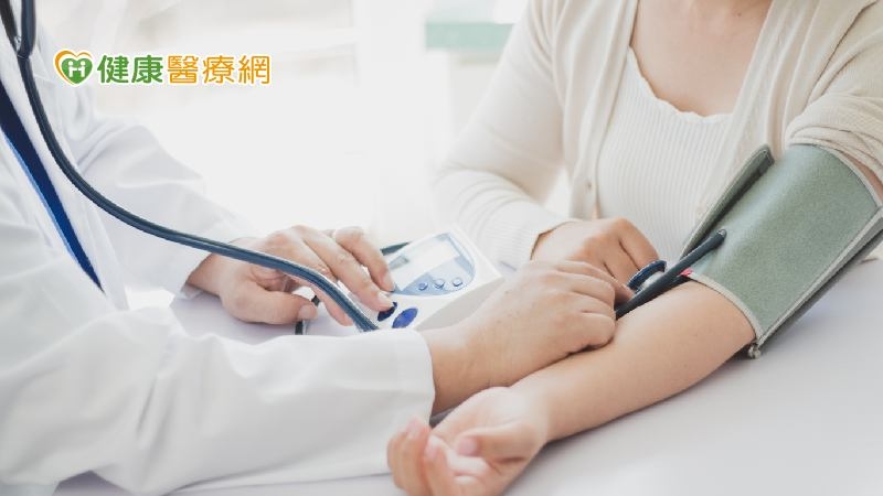收縮壓VS.舒張壓健康影響大不同! 醫師3建議籲端午節別放「粽」血壓