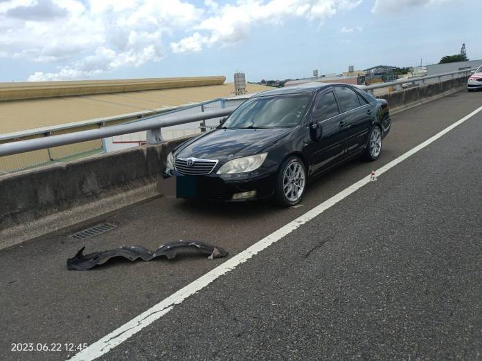 台76線快速道路死亡車禍 男子停路肩下車被撞當場死亡